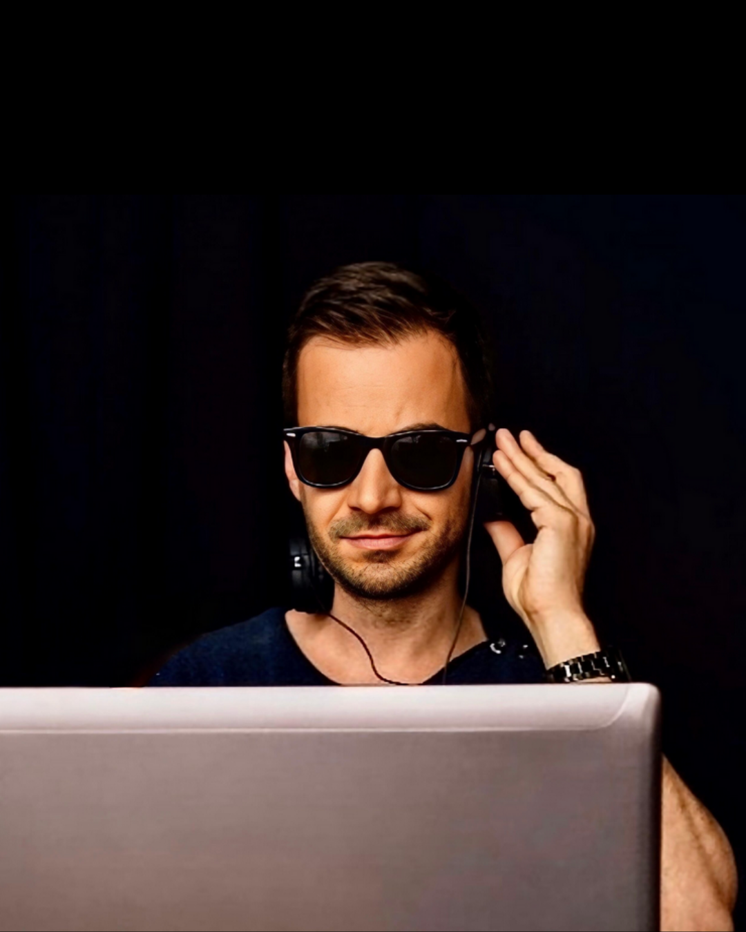 Bane Bouffier am Laptop
